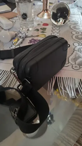 Vendo bolsa sholder bag masculino da marca Zara . Sou de Taubaté e não entrego