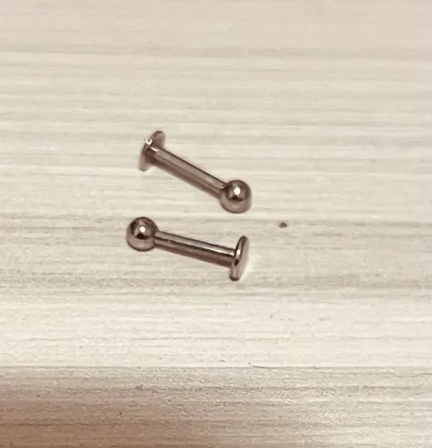 VENDO PAR DE PIERCING TITÂNIO