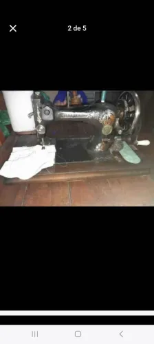 Máquina de costura a manivela Veritas