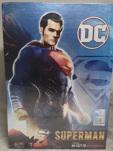Fondjoy Superman 1/9 Escala - DC Comics