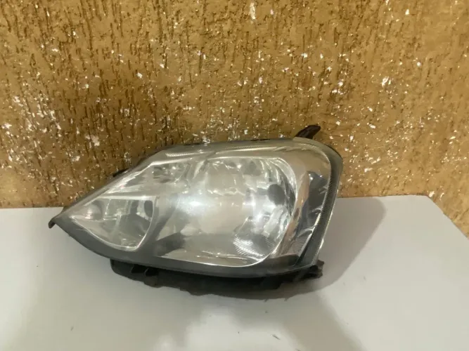 Farol esquerdo Etios 2011/2012/2013/2014/2015/2016/2017/2018/2019/2020/2021