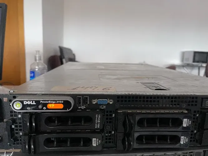 Servidor Dell Poweredge 2950 1 Xeon 8gb Ram 2 Hd 300gb