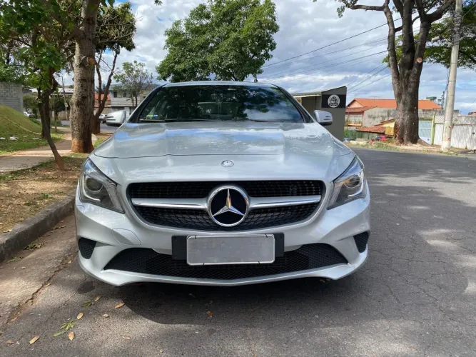 Mercedes Benz CLA 200