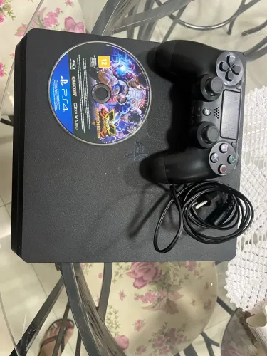 PlayStation 4 slim 