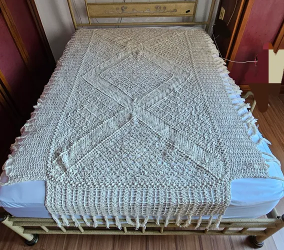 Colcha de barbante crochê artesanal para cama