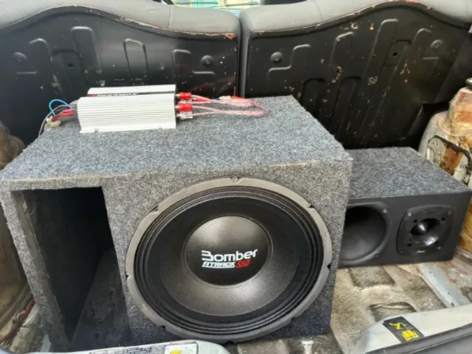 Som automotivo Novo Bomber Atrack 550w