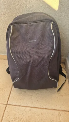 Mochila Premium Resistente à Água em bom estado