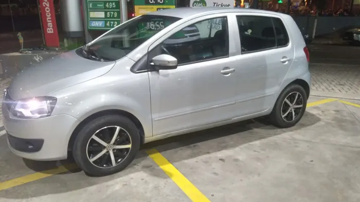 Volkswagen Fox 1.6 MI Total Flex 8V 5P 2012