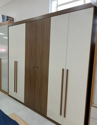 Guarda Roupa Casal Grande ÚLTIMA PEÇA