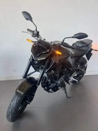 MT 03 2027 / Vendedora Paula