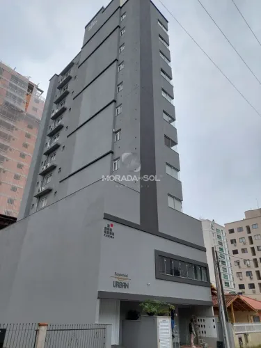 Cobertura Duplex em Meia Praia - Itapema com 4 Dormitórios e 4 Suítes por R$1.575M - Venda