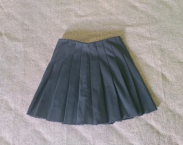 Saia Preta Plissada