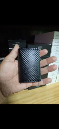 Carteira em fibra de carbono antifurto