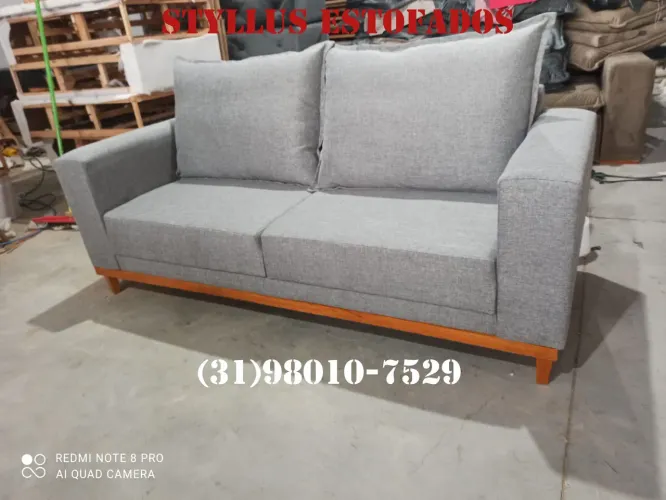 Sofá 3 lugares moderno e confortável