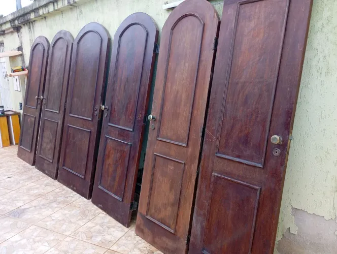 Kit com 6 portas madeira Maciça pesada com fechadura