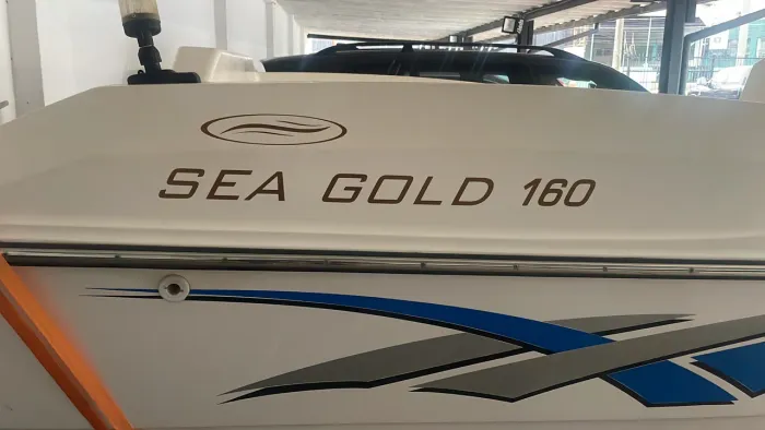 O casco é Okm o reboque dois eixos com freio é usado