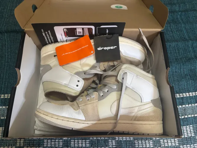 Air Jordan 1 mid OG Neutral Grey