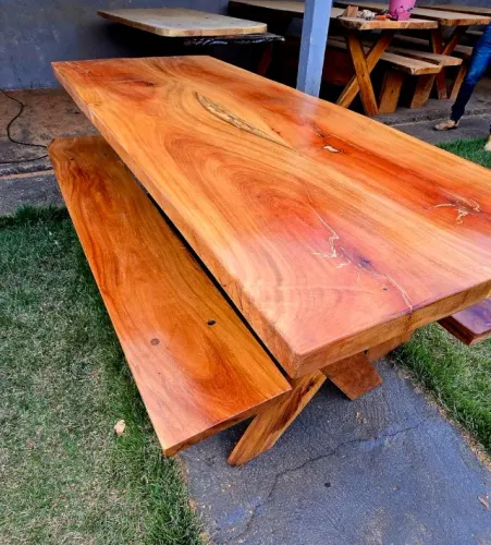 Mesa Rústica de Sucupira 2mts com bancos