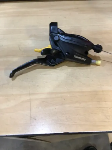Alavanca de Freio e Câmbio Shimano Altus 8v