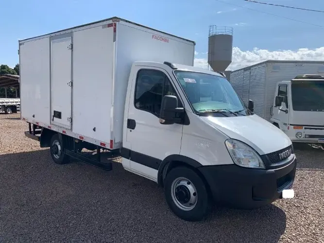 Ivedo Daily 35S14 ano 2014 Bau Furgao R$ 145.000,00 av