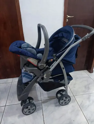 Carrinho + bebê conforto