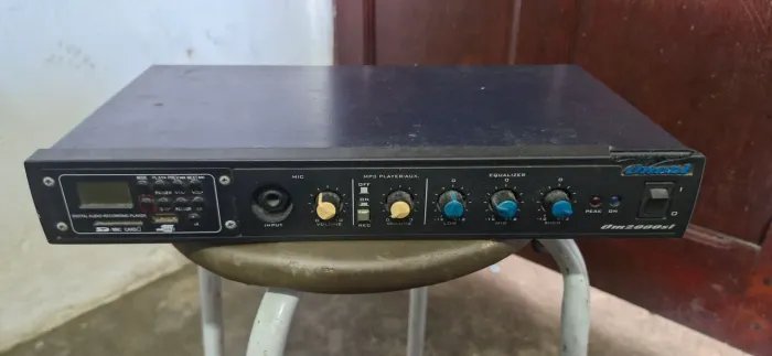 Vende-se uma aparelho de som.