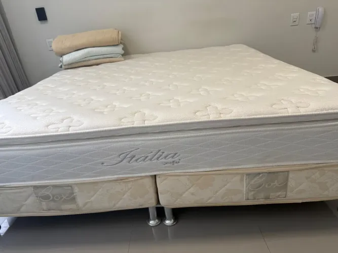 Cama Super King + Box 