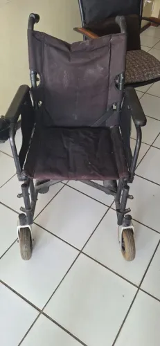 Cadeira de Rodas Motorizada (Para Reforma / Reparo ou Retirada de Peças)