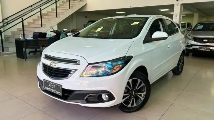 Chevrolet Onix Hatch LTZ 1.4 8V Flex Power Mec. 4P 2015
