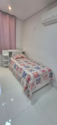 Bicama Solteiro Branca Completa com Colchão + Cabeceira com Nichos e Gavetas