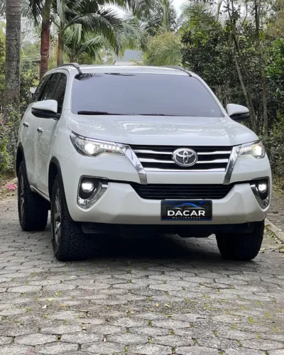 Toyota Hilux SW4 SRX 4X4 2.8 TDI 16V Dies. Aut. 2019