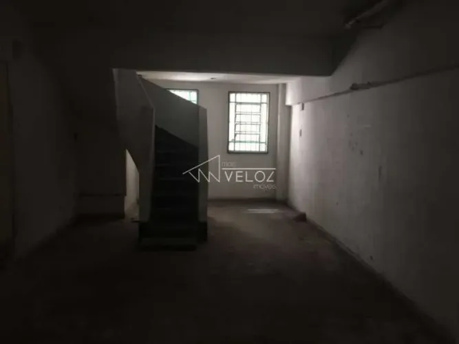 Loja - / Comercial / Santa Teresa