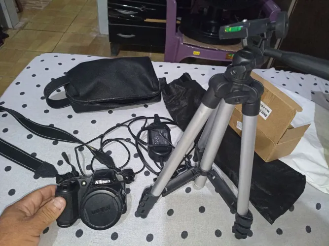 vendo uma câmera semi-automática marca Nikon