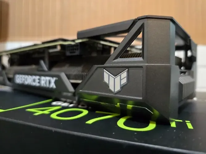 RTX 4070TI Asus Tuf Gaming 12GB Nova com Nota fiscal na caixa