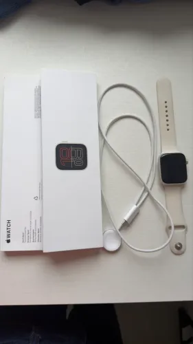 Apple Watch SE 3, 44mm, cx Starlight. Na Garantia até Outubro