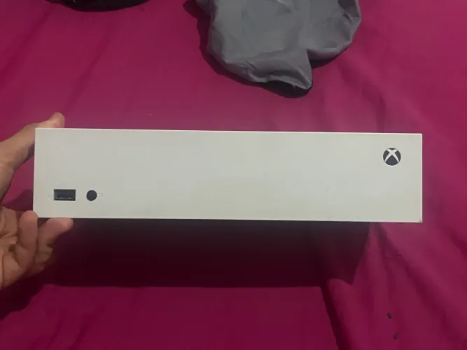 XBOX SERIES S COM DOIS CONTROLES 