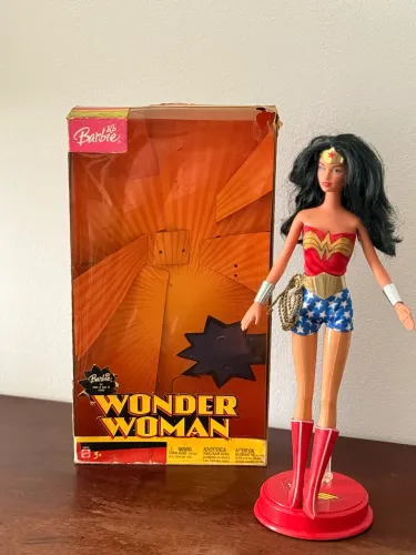 Barbie Mattel colecionável Wonder Woman
