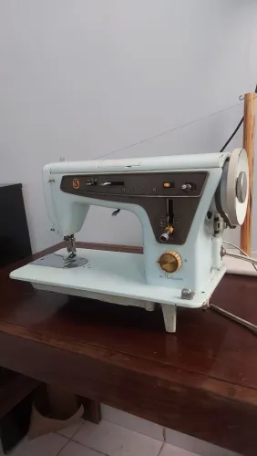 Maquina de  costura 