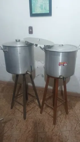 Panelão alumínio 42 e 40 Lts cervejeiro , um fundo falso . 