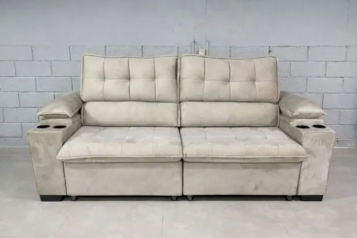 Sofá Paris Retrátil e Reclinável 2,24M com Porta Copos - Estofados Centro-Oeste