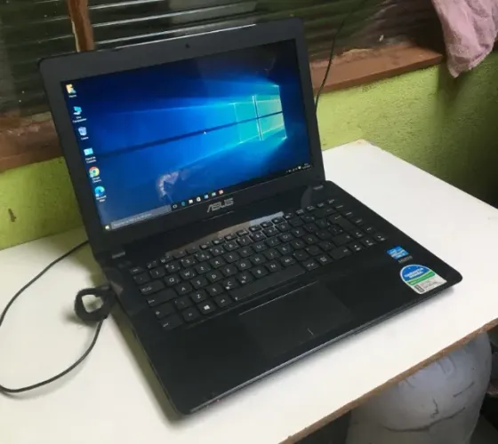 Notebook Asus /Core i3 /4gb Ram /Hd 500gb /HD Graphics 4000 /Win 10 /Cam /Hdmi /Tela 15