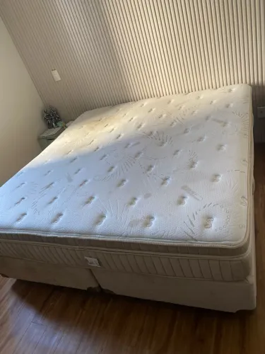 Vende cama box