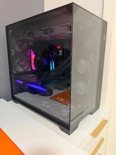 PC RTX 5090 ROG Astal LC | 9800X3D | GSkill 6000 CL26