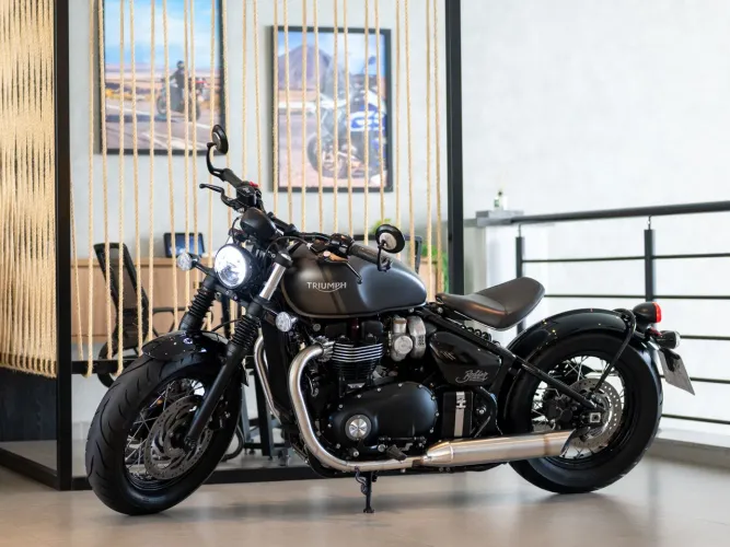 TRIUMPH BONNEVILLE BOBBER 1200 2023