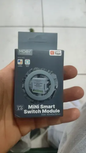 Mini Smart Switch Module (Módulo de Interruptor Inteligente) da marca Moes.