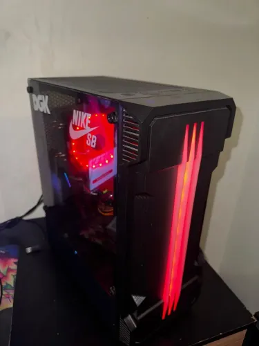 Pc gamer em bom estado de conservação