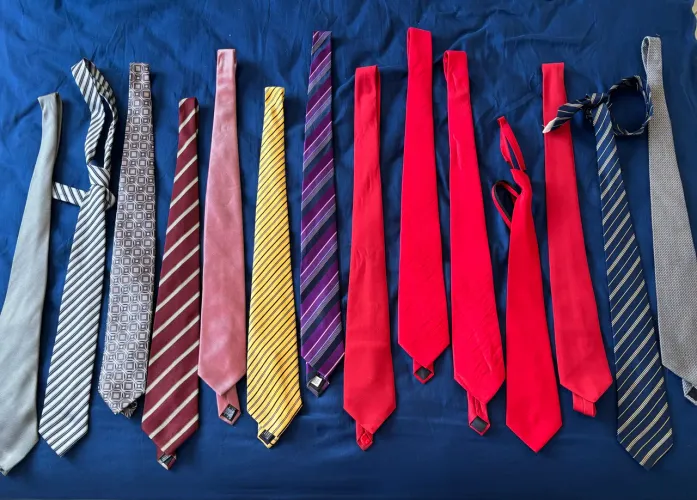 Lote Com 13 Gravatas Masculinas Variadas (Estampadas, Listradas E Lisas)