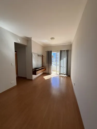 Apartamento 02 dormitórios | Ed. Tom Jobin