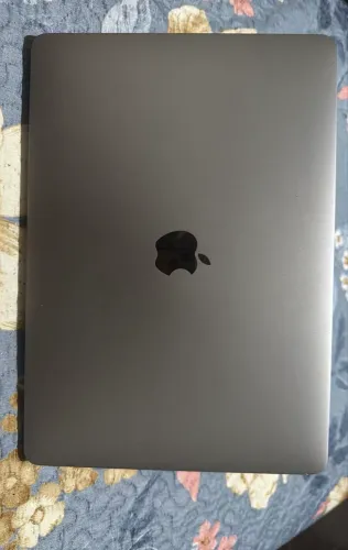 MacBook Pro A1989 (Sem carregador e não está ligando)