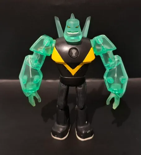 Ben 10 Reboot Diamante Boneco com Luz  som Original Playmates